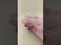 Bottiglia di vetro trasparente liscia quadrata per profumo per auto