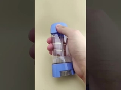 Imballaggio di balsamo per labbra liscio trasparente con coperchio blu per rossetti