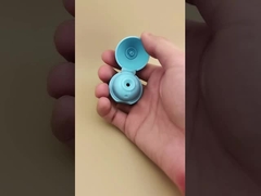 Coperchio sferico liscio in plastica blu cielo per flaconi cosmetici