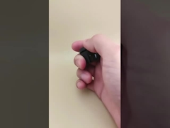 Cappuccio liscio di plastica nera per bottiglie cosmetiche