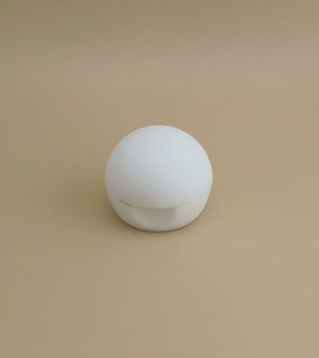 Coperchio sferico piccolo, liscio, opaco, in plastica bianca per flaconi cosmetici