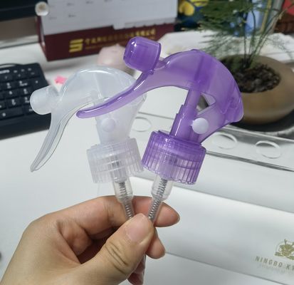 Mini spruzzatore trasparente per la pulizia domestica