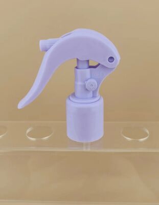 Spruzzatore mini in plastica viola chiaro K604-1 per bottiglie e parrucchieri