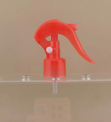 Mini spruzzatore rosso per la pulizia domestica