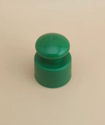 Cappuccio liscio in plastica verde con bottone per bottiglie cosmetiche