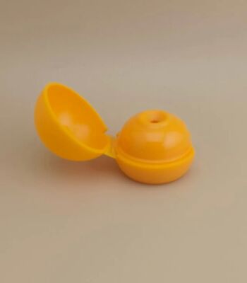 Coperchio sferico opaco liscio in plastica gialla per flaconi cosmetici