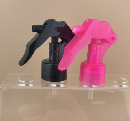 Mini spruzzatore a trigger di plastica nera per cosmetici e parrucchieri