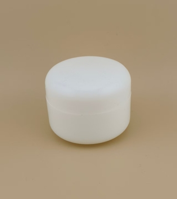 Crema di plastica per la cura della pelle femminile bianca certificata con coperchio a vite