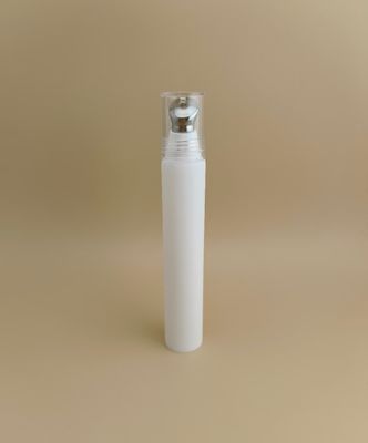 Tubo flessibile in plastica bianca per la cura della pelle