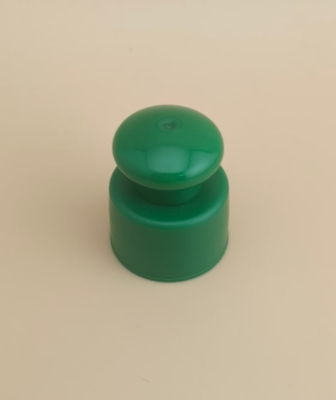 Cappuccio liscio in plastica verde con bottone per bottiglie cosmetiche