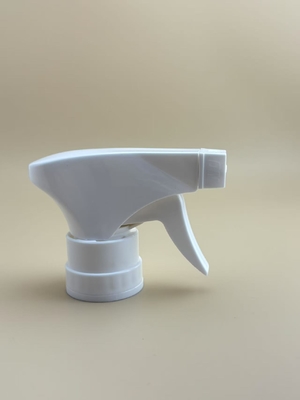 Nuovo disegno di spruzzatore di acqua di plastica per la pulizia domestica